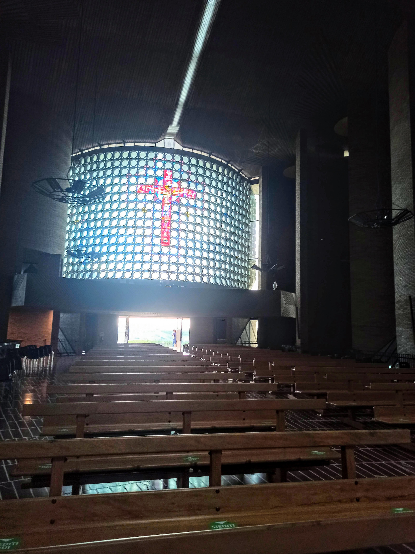 Vetrata interna del Santuario dell'Amore Misericordioso